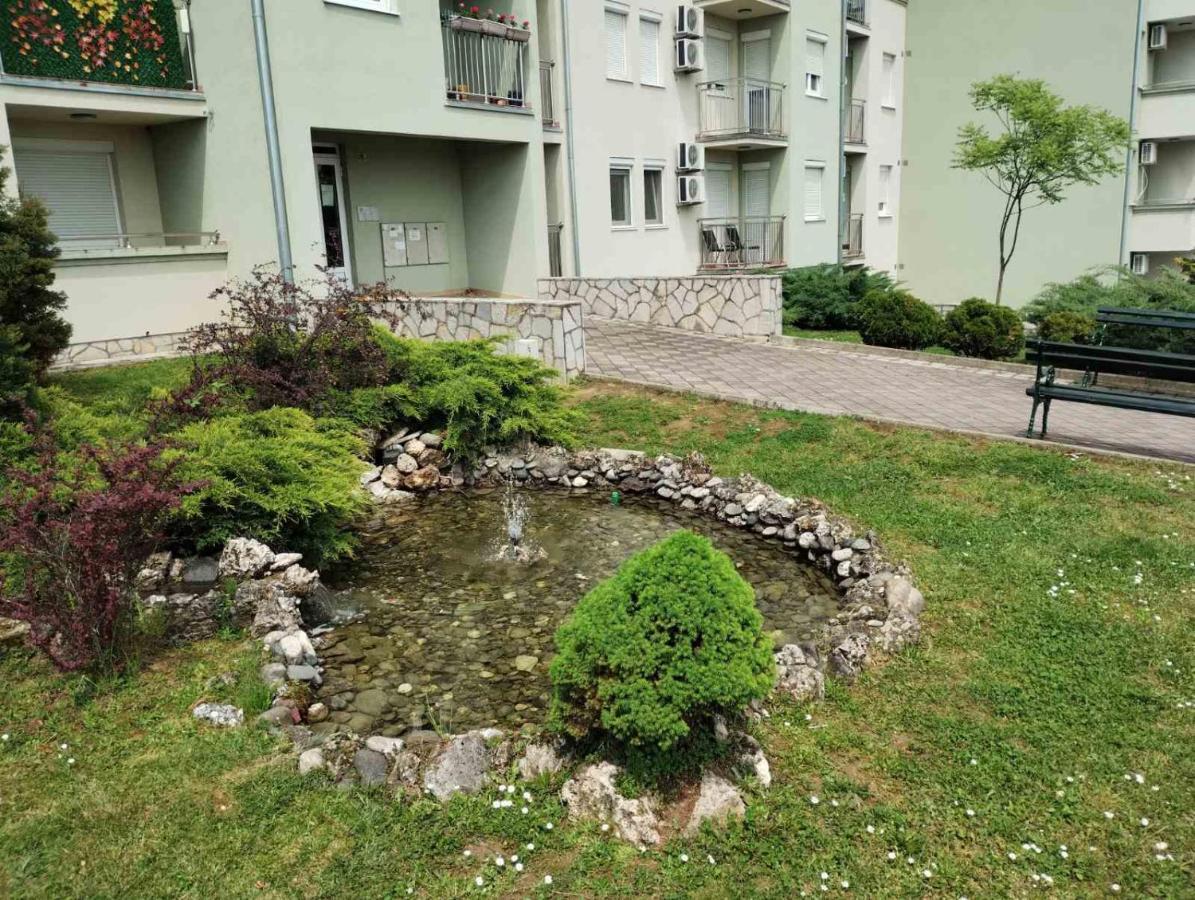 Apartman Mali Raj Vrnjačka Banja Exteriér fotografie